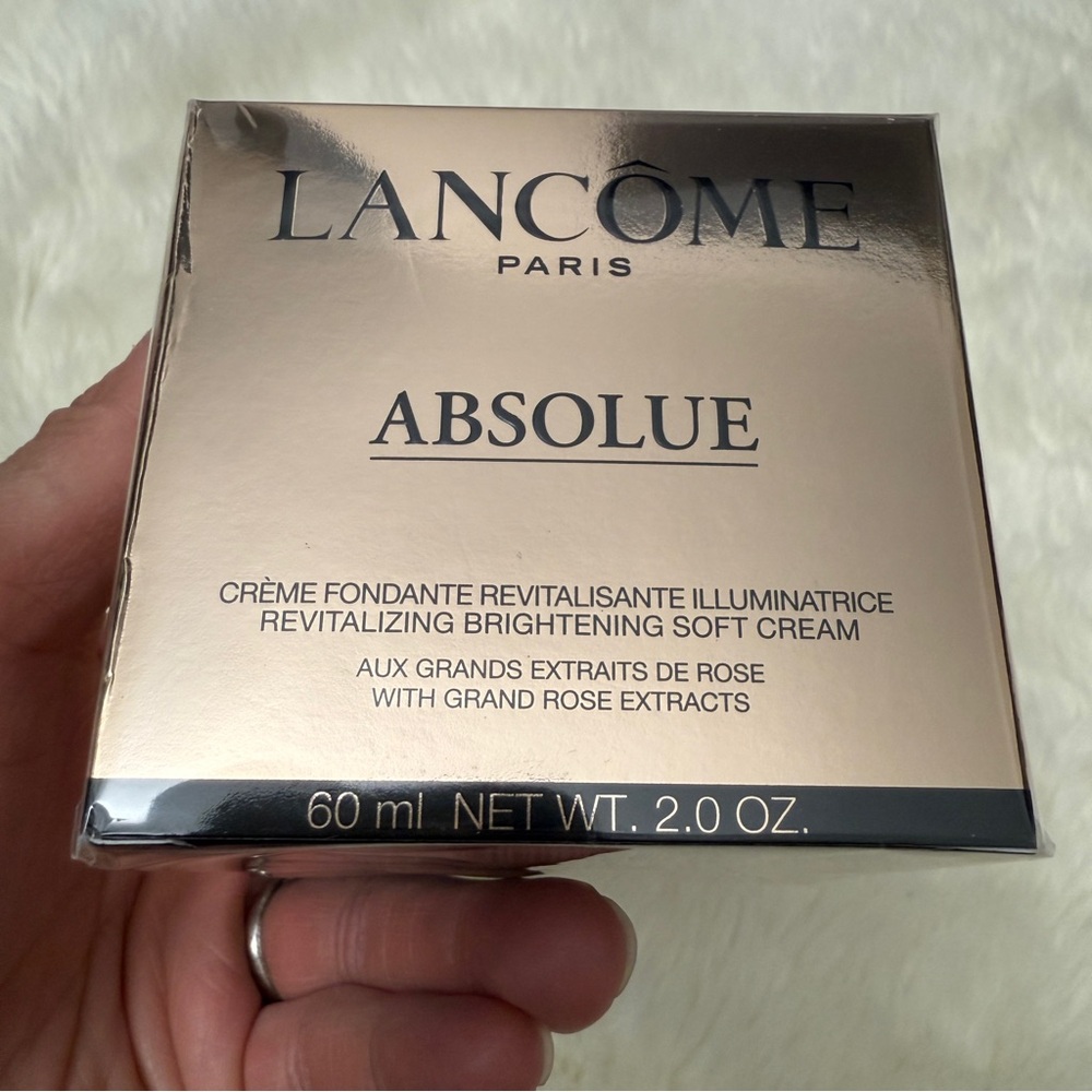 Lancome ABSOLUE SOFT CREAM MOISTURIZER
Brightening & Revitalizing brand new 2fl - Picture 6 of 6